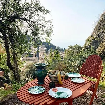 Holiday home Des Arts - *