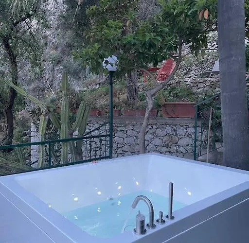 Des Arts - Nyaraló